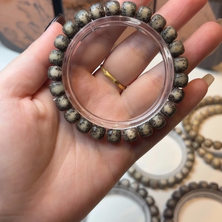 星月菩提手串绿糯冰