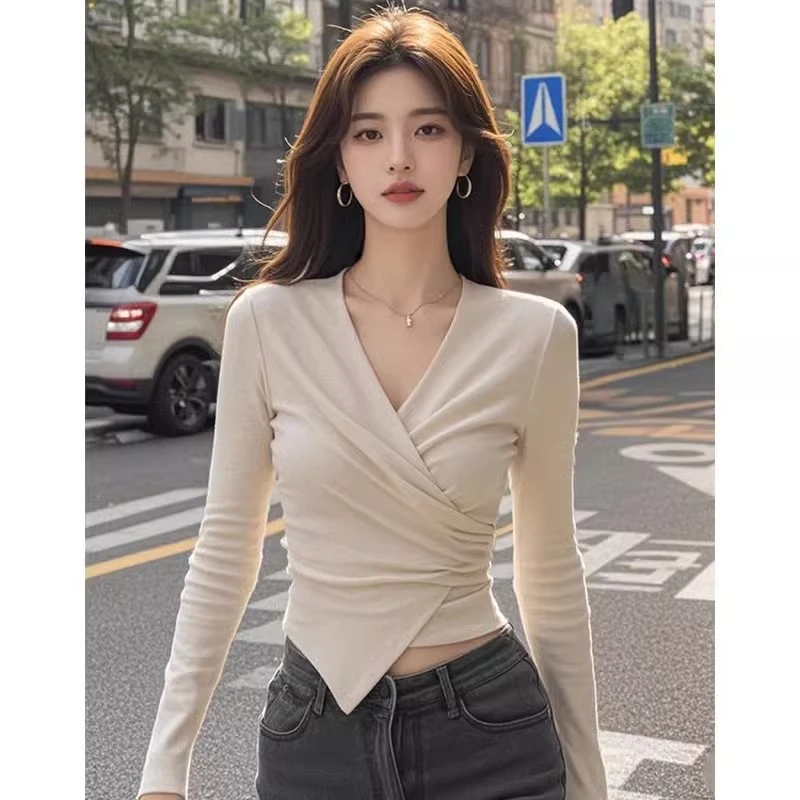 纯欲V领外穿打底衫女春秋季长袖t恤高级感内搭修身短款超好看上衣