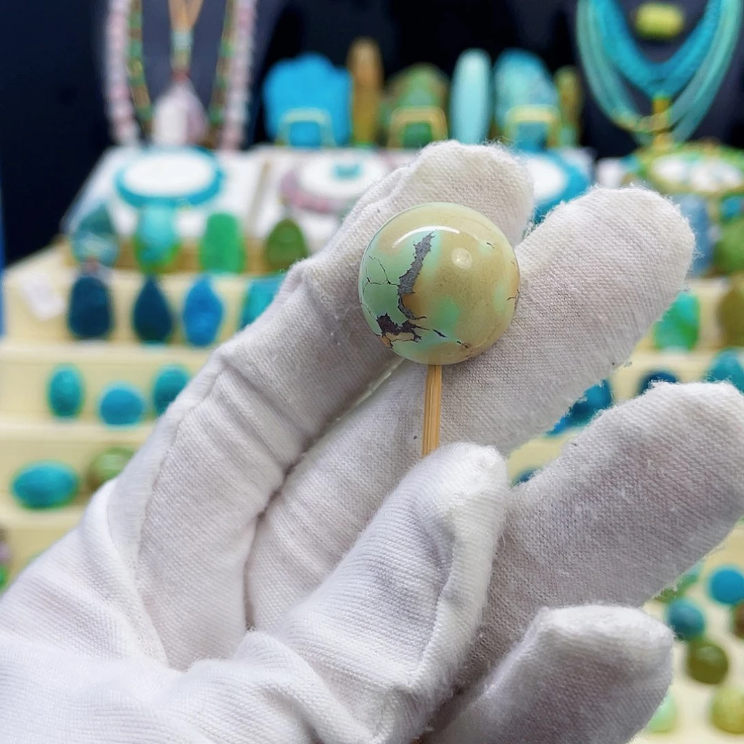 绿松石未镶嵌颈饰