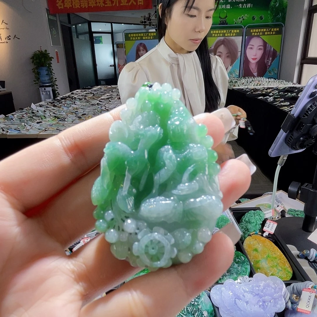 颈饰未镶嵌翡翠一