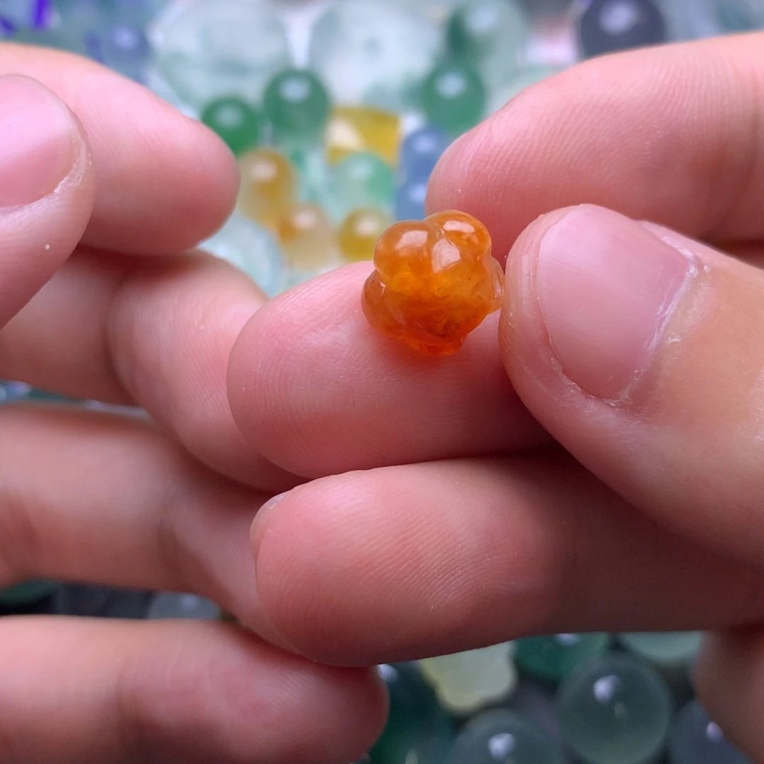 墨***儿定制翡翠未镶嵌挂件