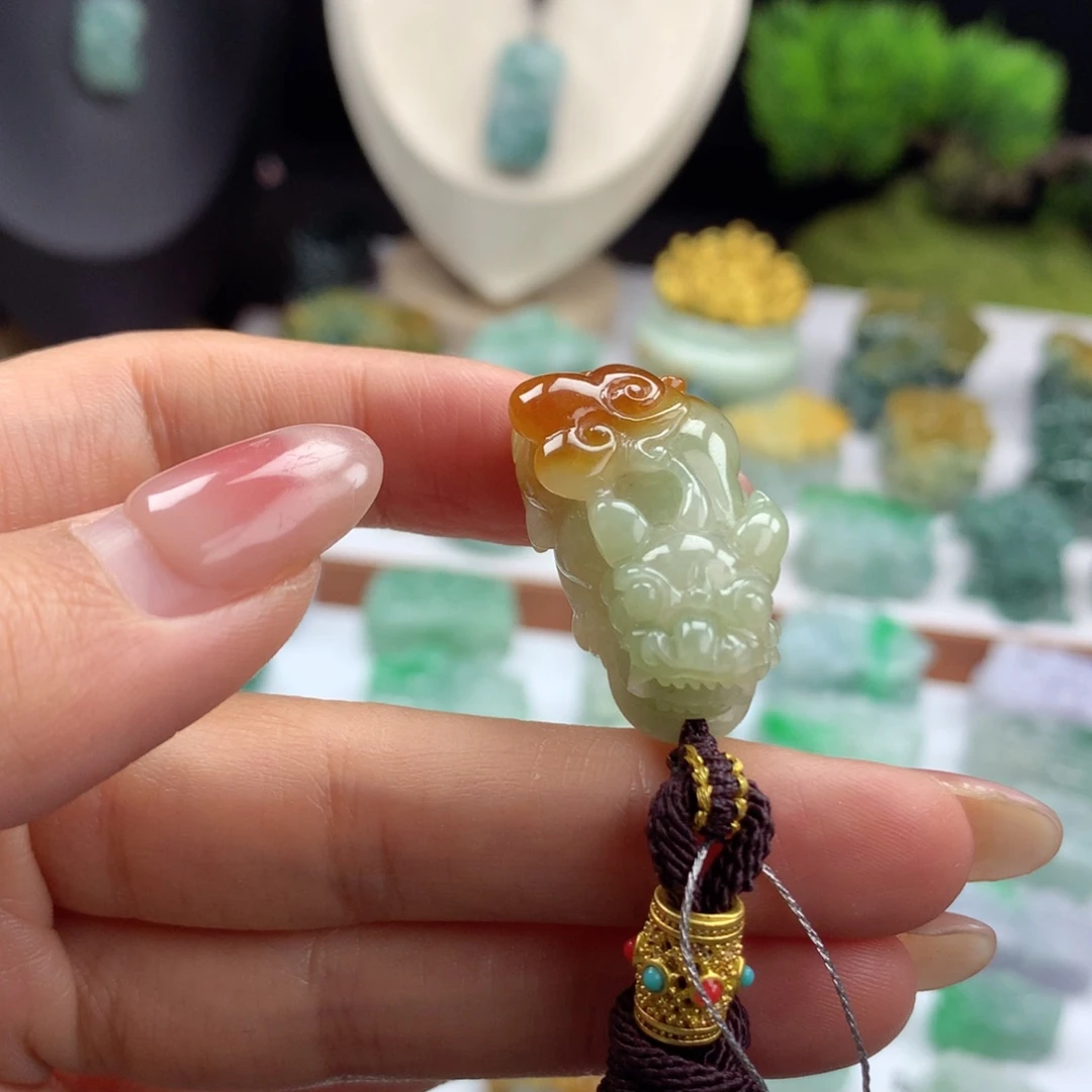 翡翠未镶嵌颈饰A31 焦糖黄如意貔貅