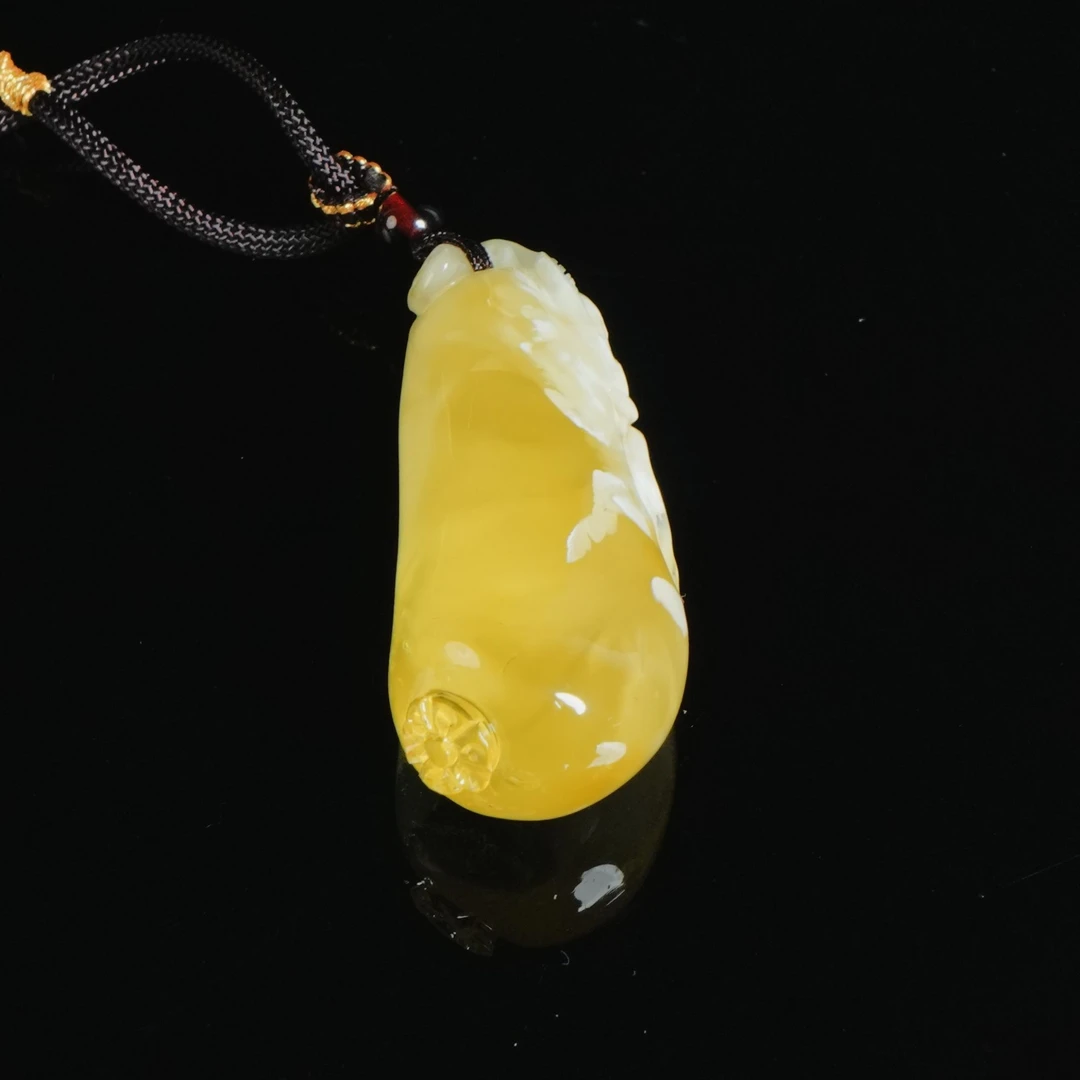 M6598 白花蜜雕刻-福瓜 12.8g