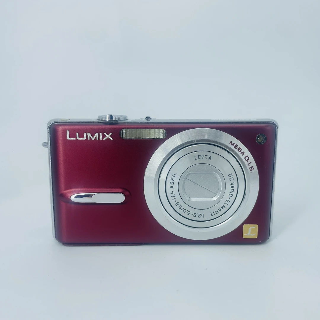 95新 Panasonic/松下 FX9 600万像素3倍光学变焦（no退换）轻微屏裂