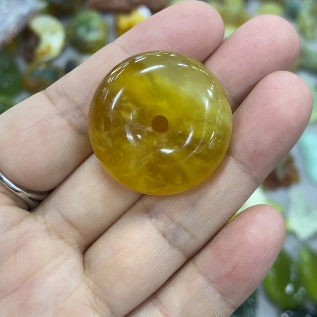 未镶嵌蛇纹石玉挂件