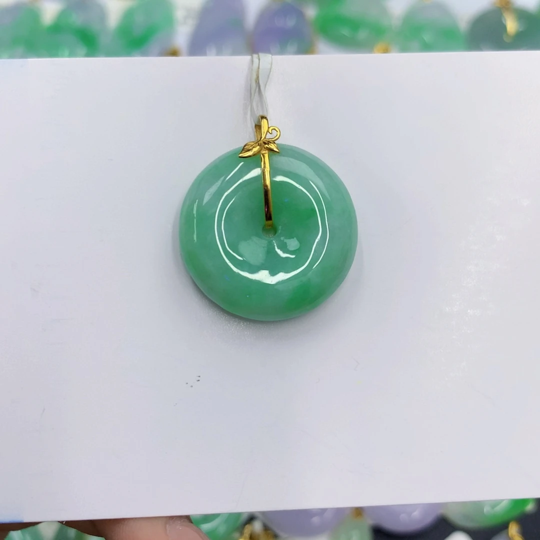 翡翠18K金镶嵌颈饰翡翠