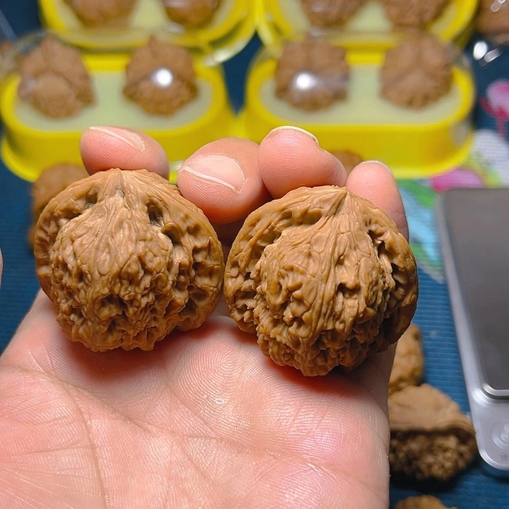 文玩核桃吊坠枪*南疆石