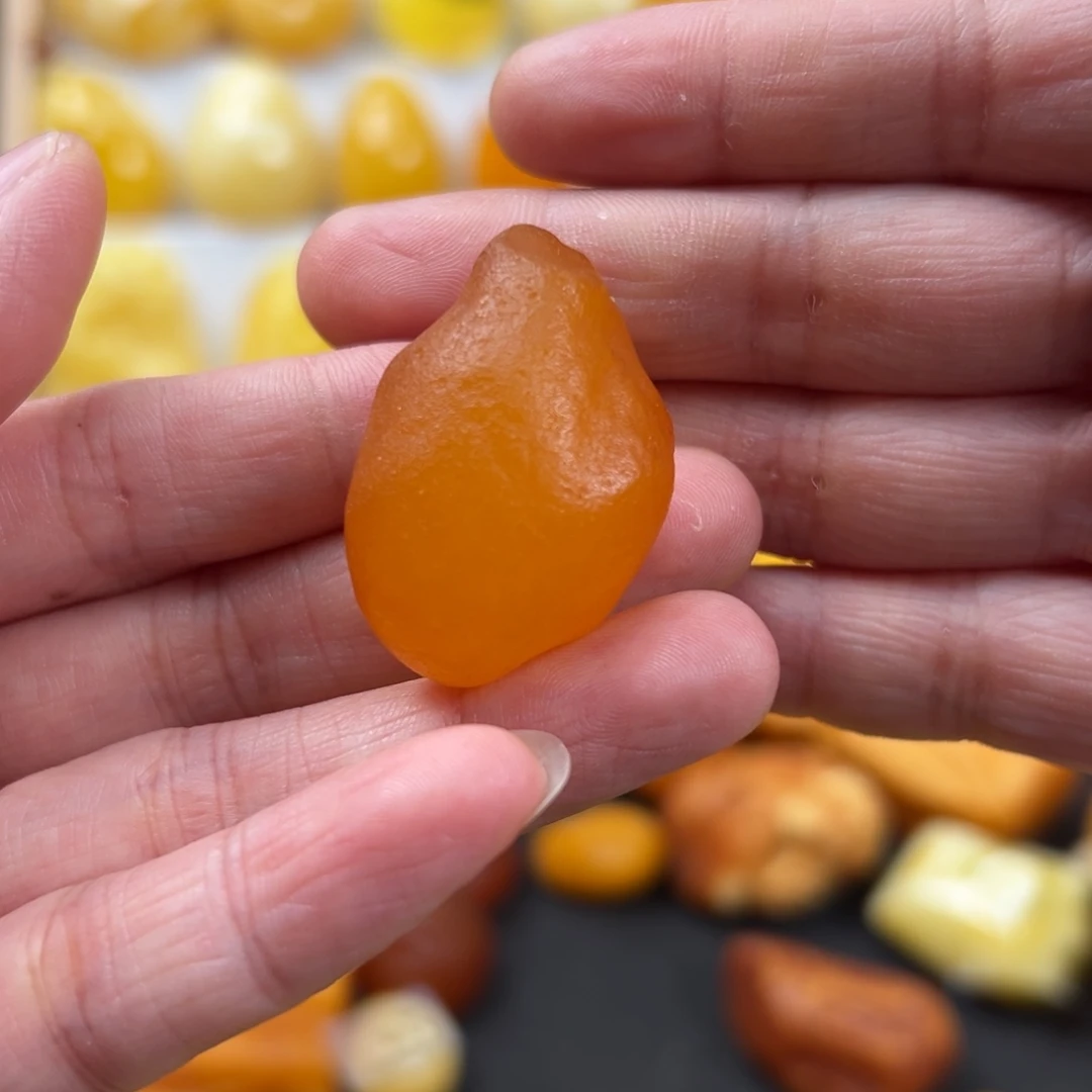 蜜蜡未镶嵌颈饰8.6克