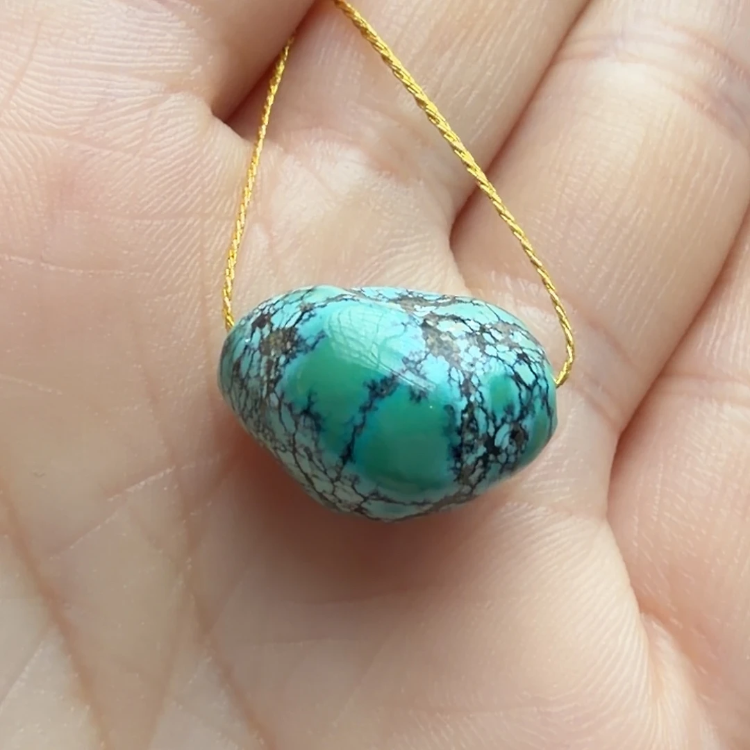 绿松石未镶嵌颈饰