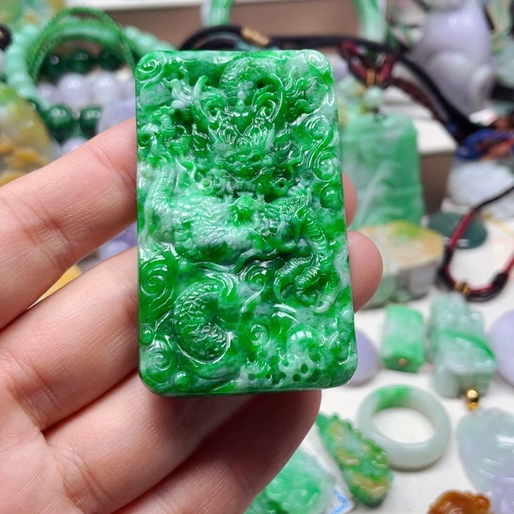 翡翠未镶嵌颈饰24