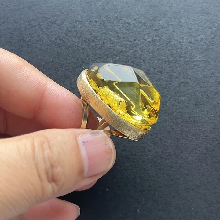 琥珀未镶嵌裸石戒指