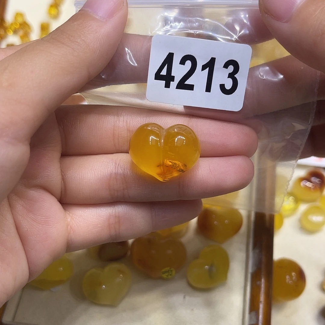 琥珀未镶嵌珠宝奇石