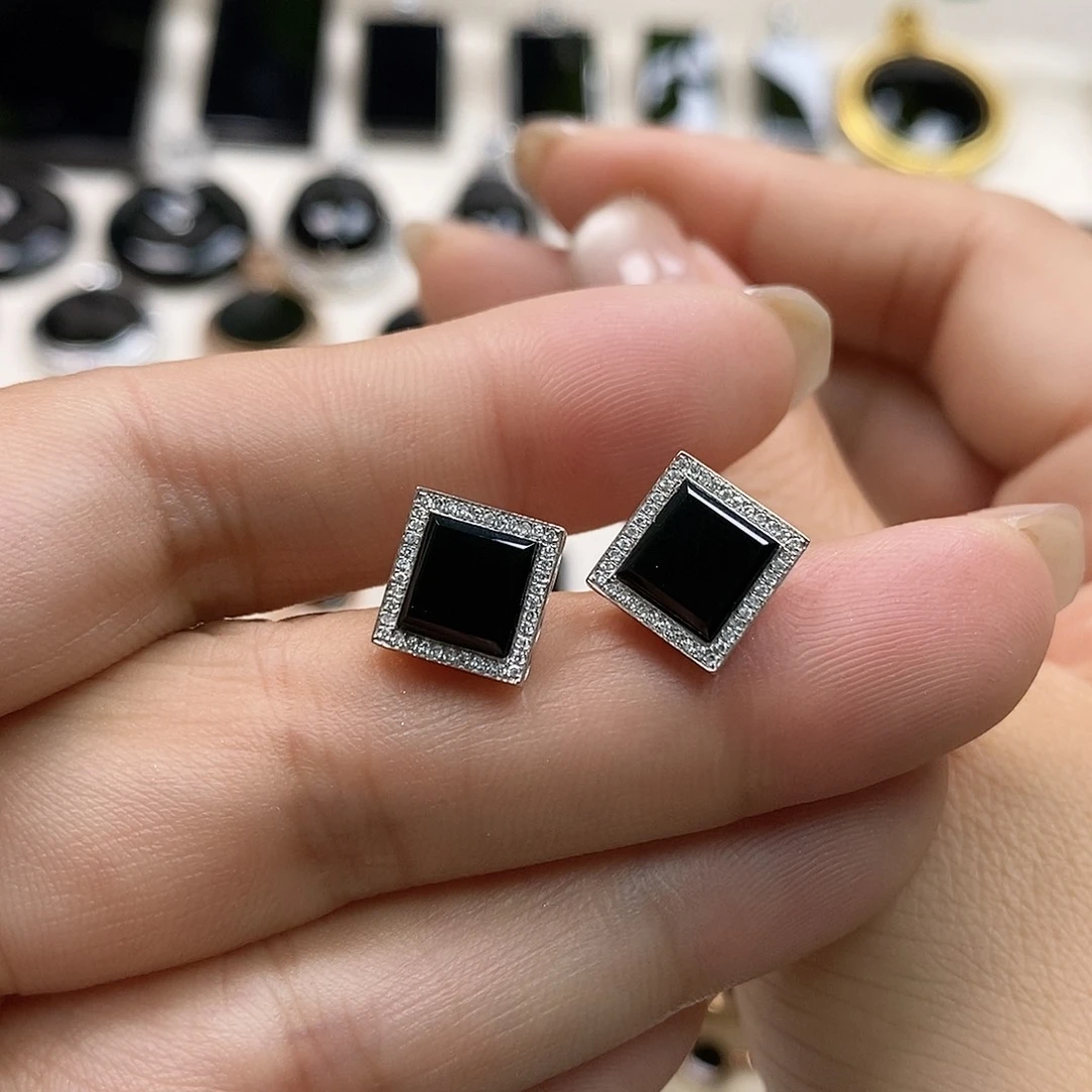 翡翠18K金镶嵌耳饰