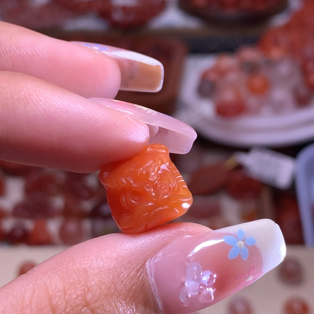 南红玛瑙未镶嵌珠宝半成品醒狮