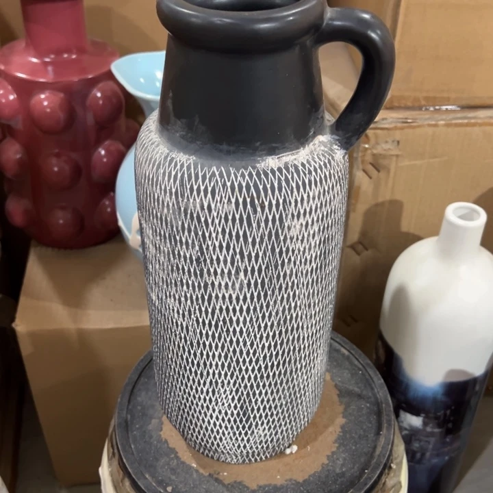 陶瓷花瓶摆件微瑕捡漏出