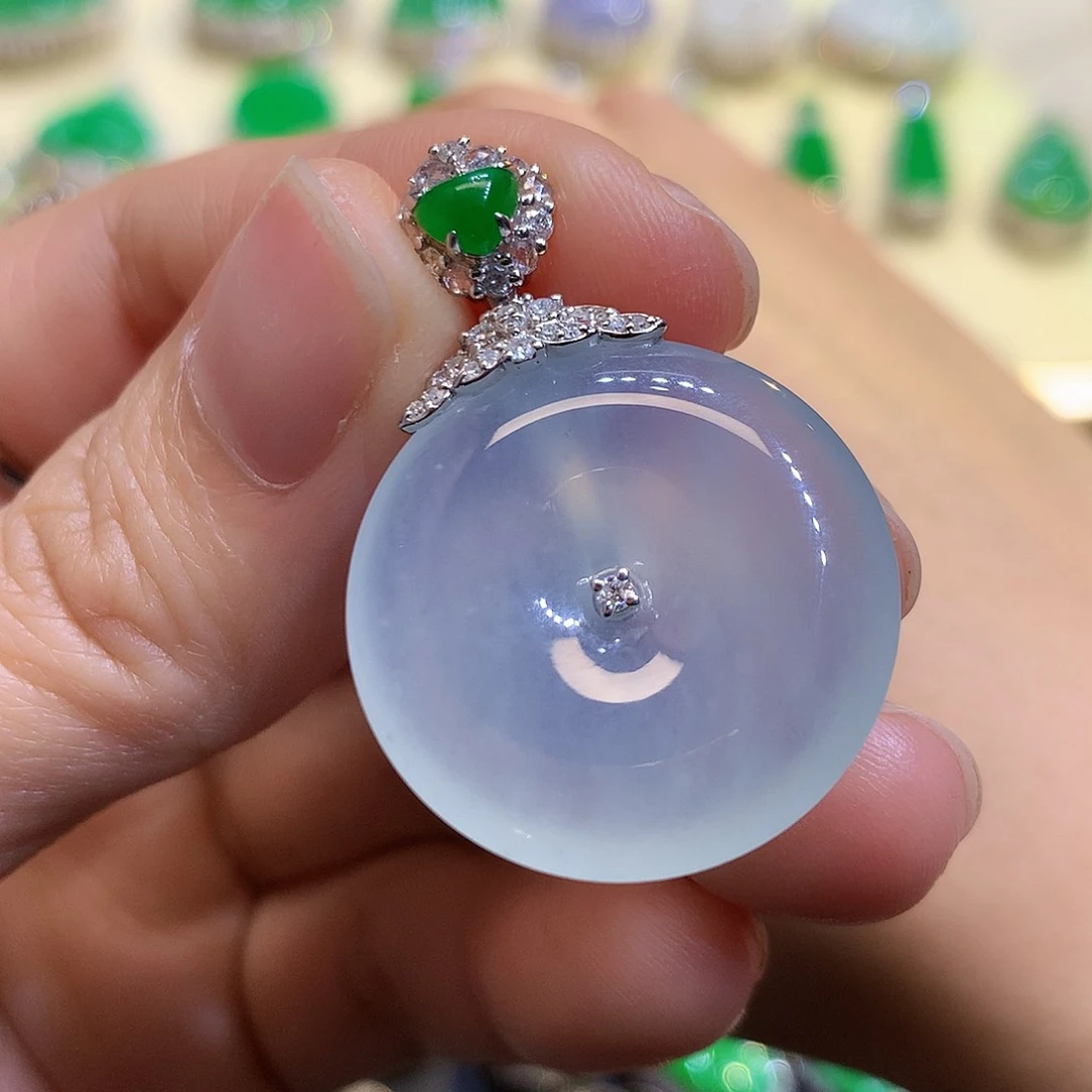 翡翠吊坠(不含链)18K金镶嵌