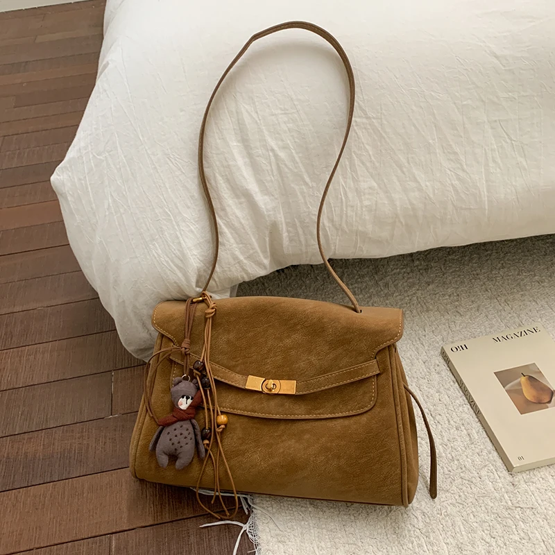 秋冬包包女款爆款2025新款高级感通勤单肩斜挎包大容量上班托特包