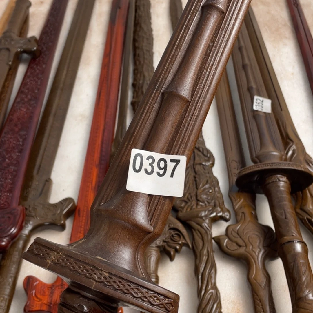 木编号0397瑕疵重蚁木长度75厘米青竹峰云剑