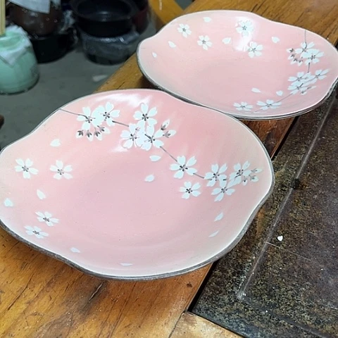 微瑕，不能明火，口径18高度3，2个梅花盘