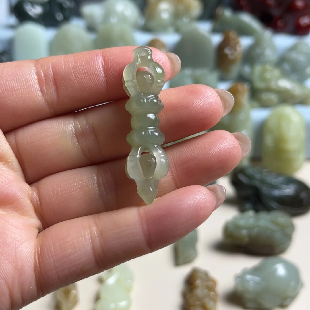 和田玉未镶嵌挂件