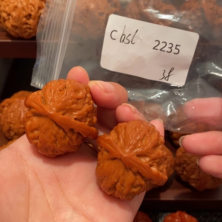 文玩核桃把件精品白狮子