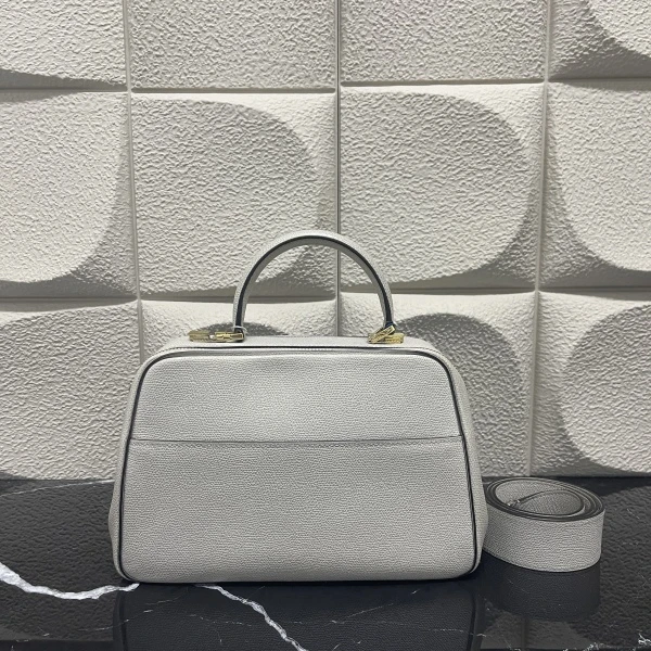 瓦莱可斯特拉/包包/95新/市场价24500/250911DX0018