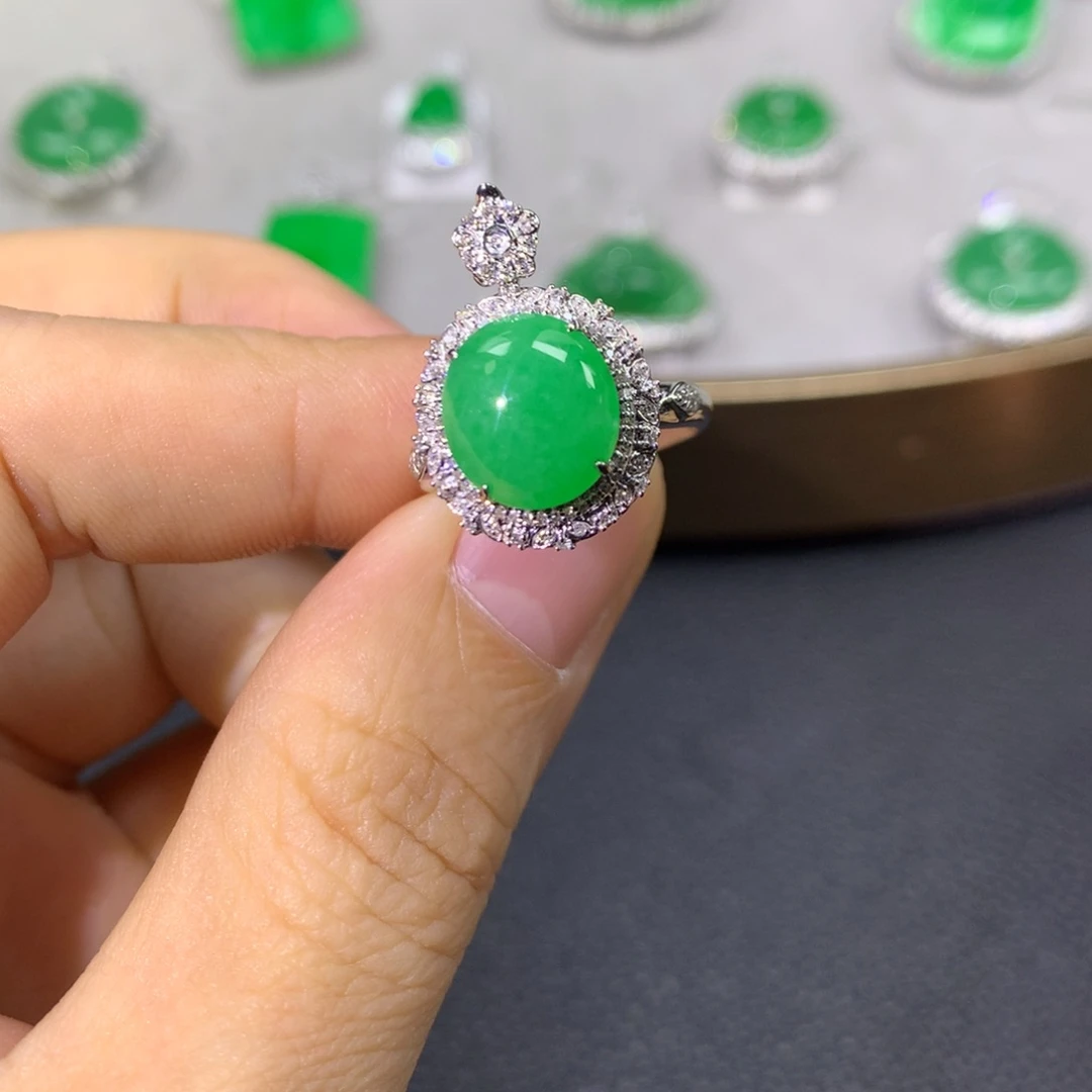 翡翠戒指18K金镶嵌翡翠