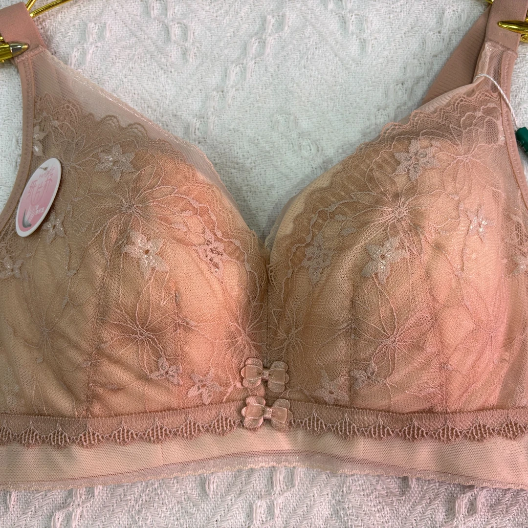 超薄纸片杯全罩杯大胸显小内衣无钢圈8513文胸四排扣透气舒适