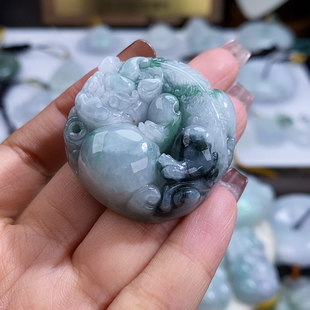 翡翠未镶嵌颈饰3524