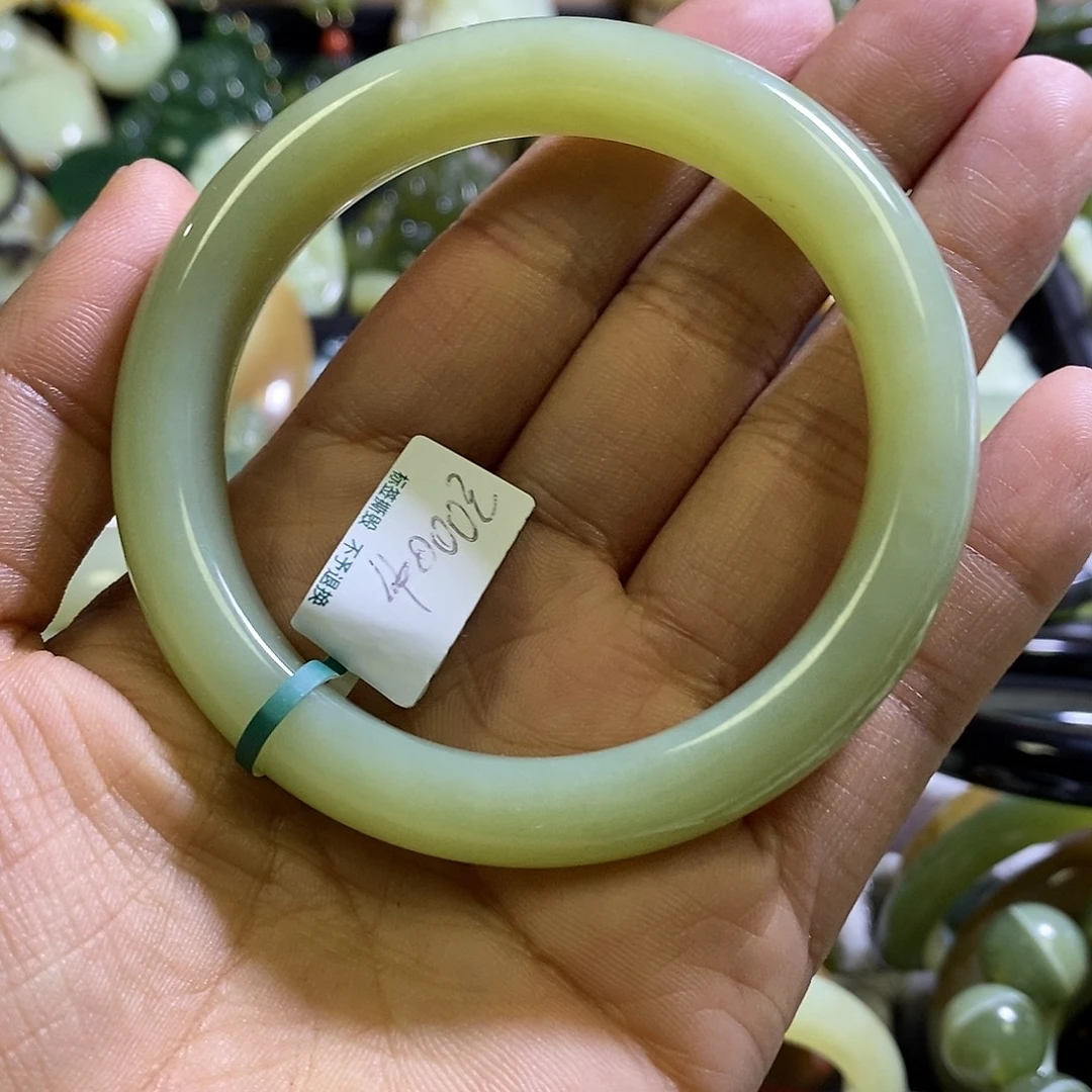 和田玉未镶嵌手镯58口径