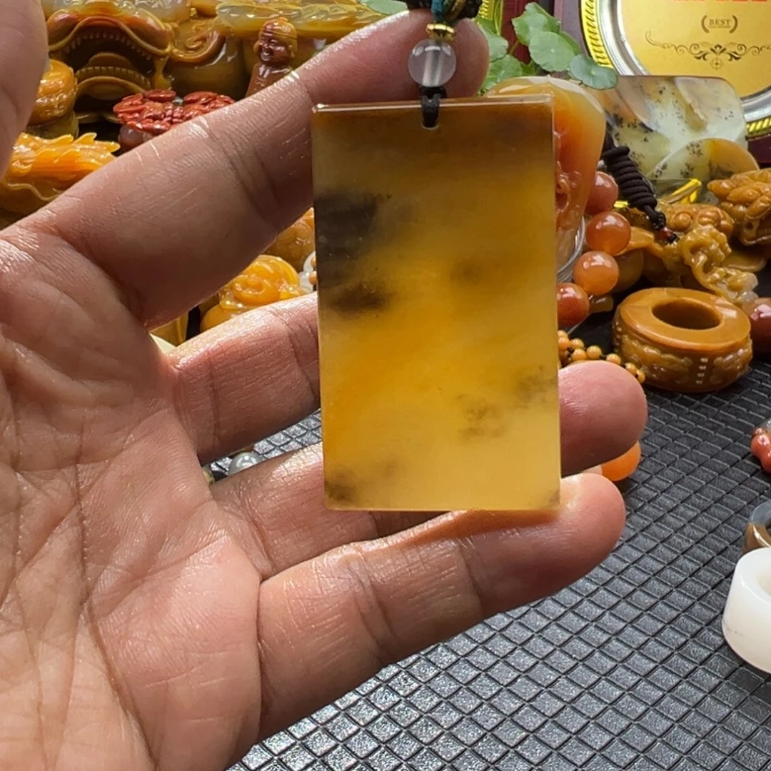 石英质玉未镶嵌颈饰