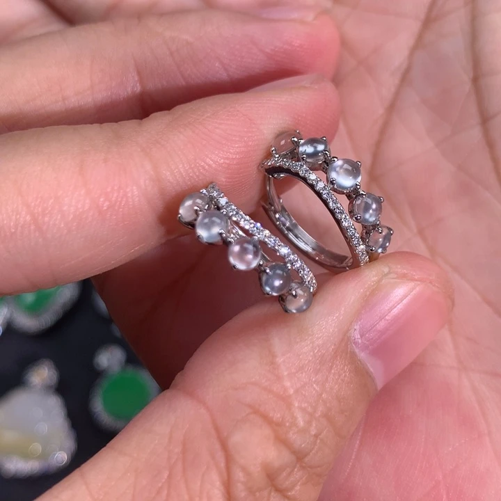 翡翠18K金镶嵌颈饰耳包