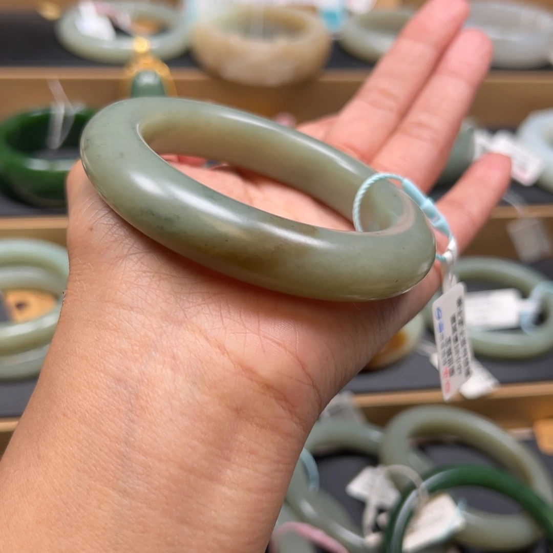 和田玉未镶嵌手镯56.9