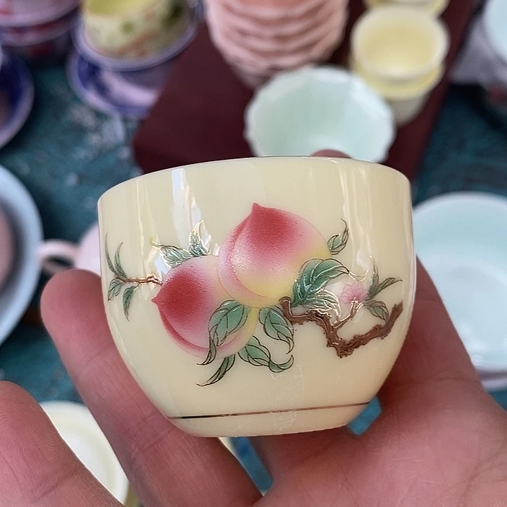 摆件陶瓷红稀土描金寿桃小杯