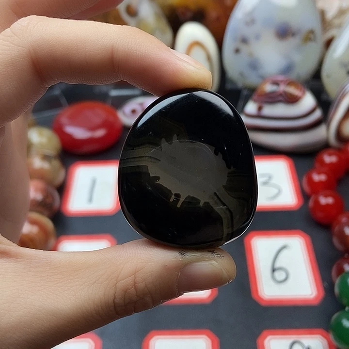 玛瑙/玉髓未镶嵌珠宝奇石