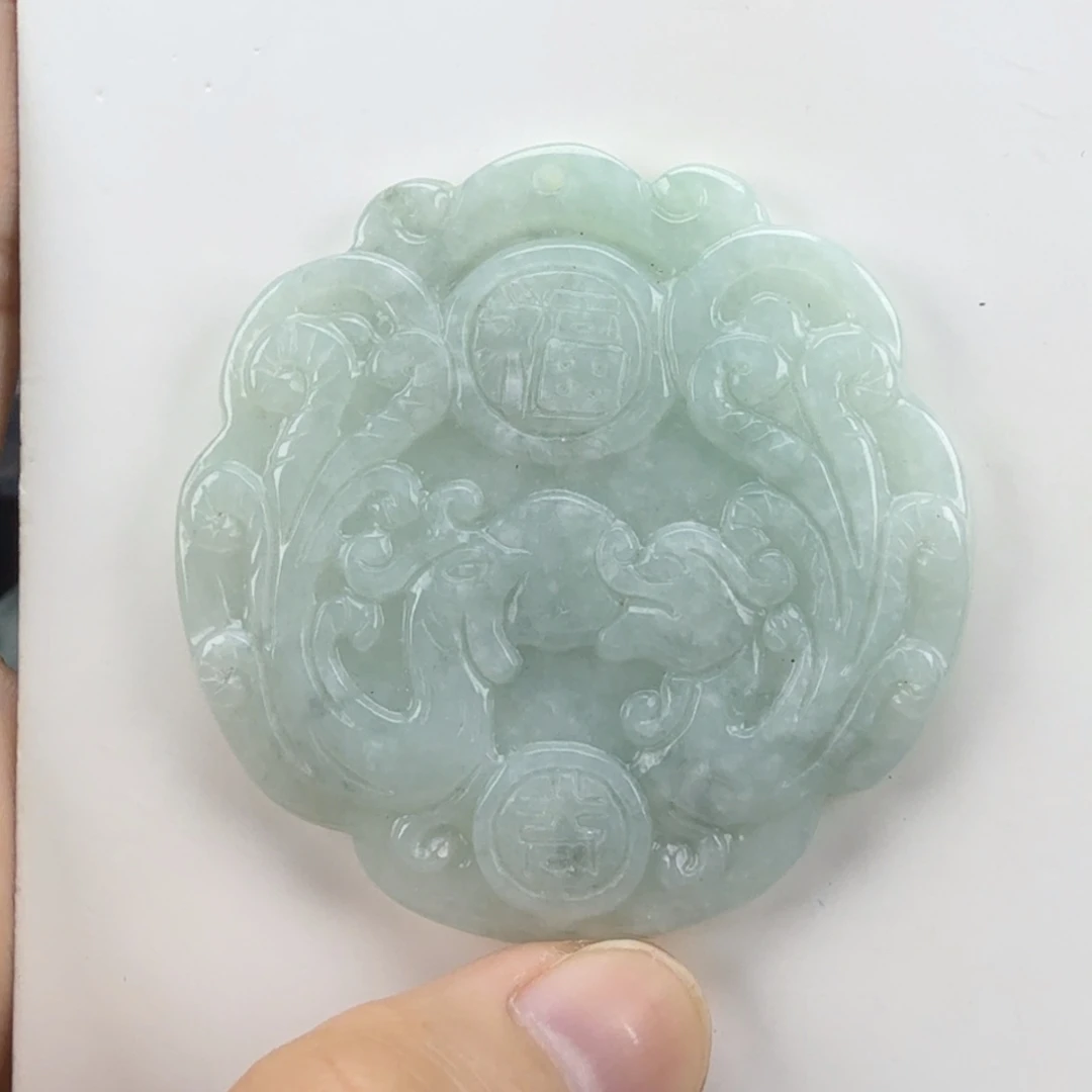翡翠挂件未镶嵌翡翠