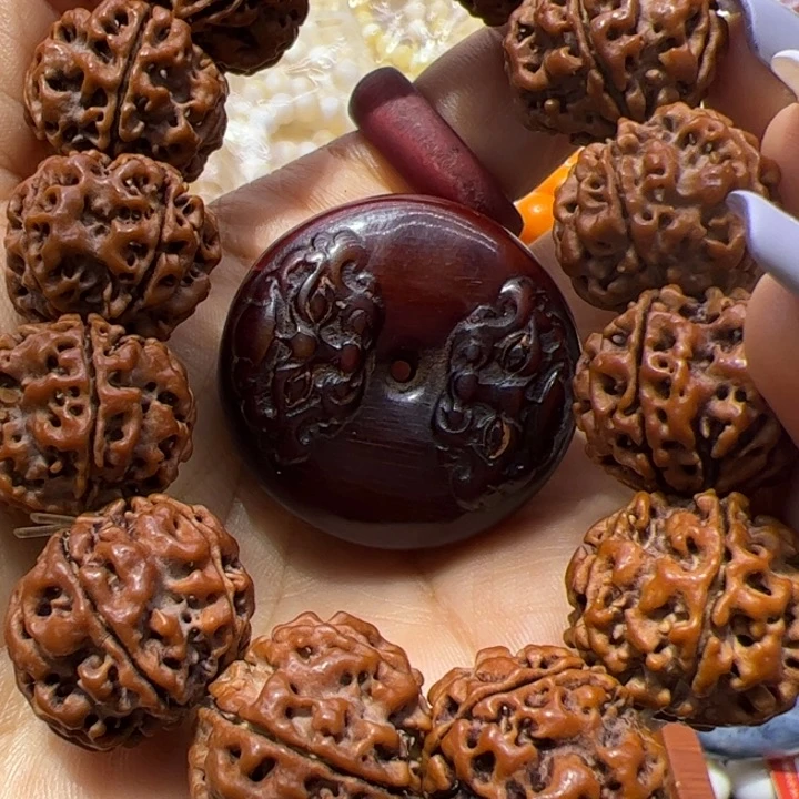 大果紫檀（缅甸花梨）射红扣子