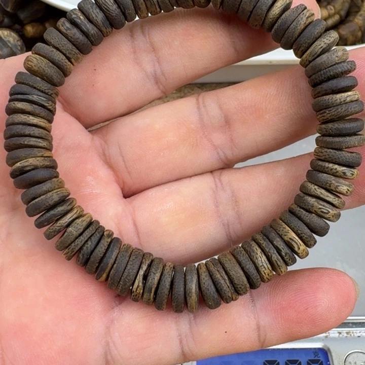 手串沉香等****柔张勺子手串11克加