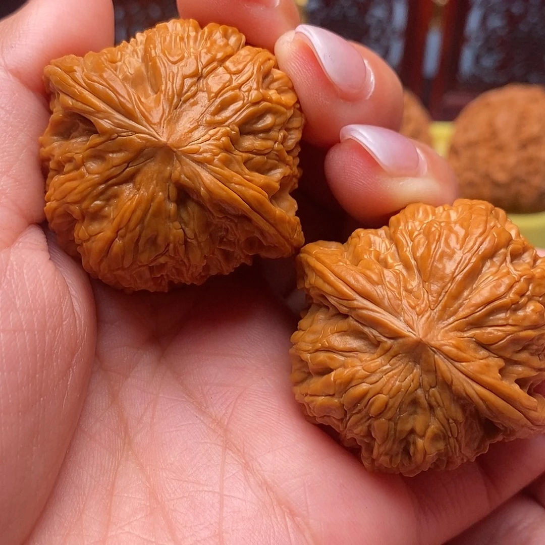 文玩核桃把件毕业山地石子磨41全品重44克