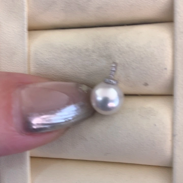 颈饰18K金镶嵌海水珍珠