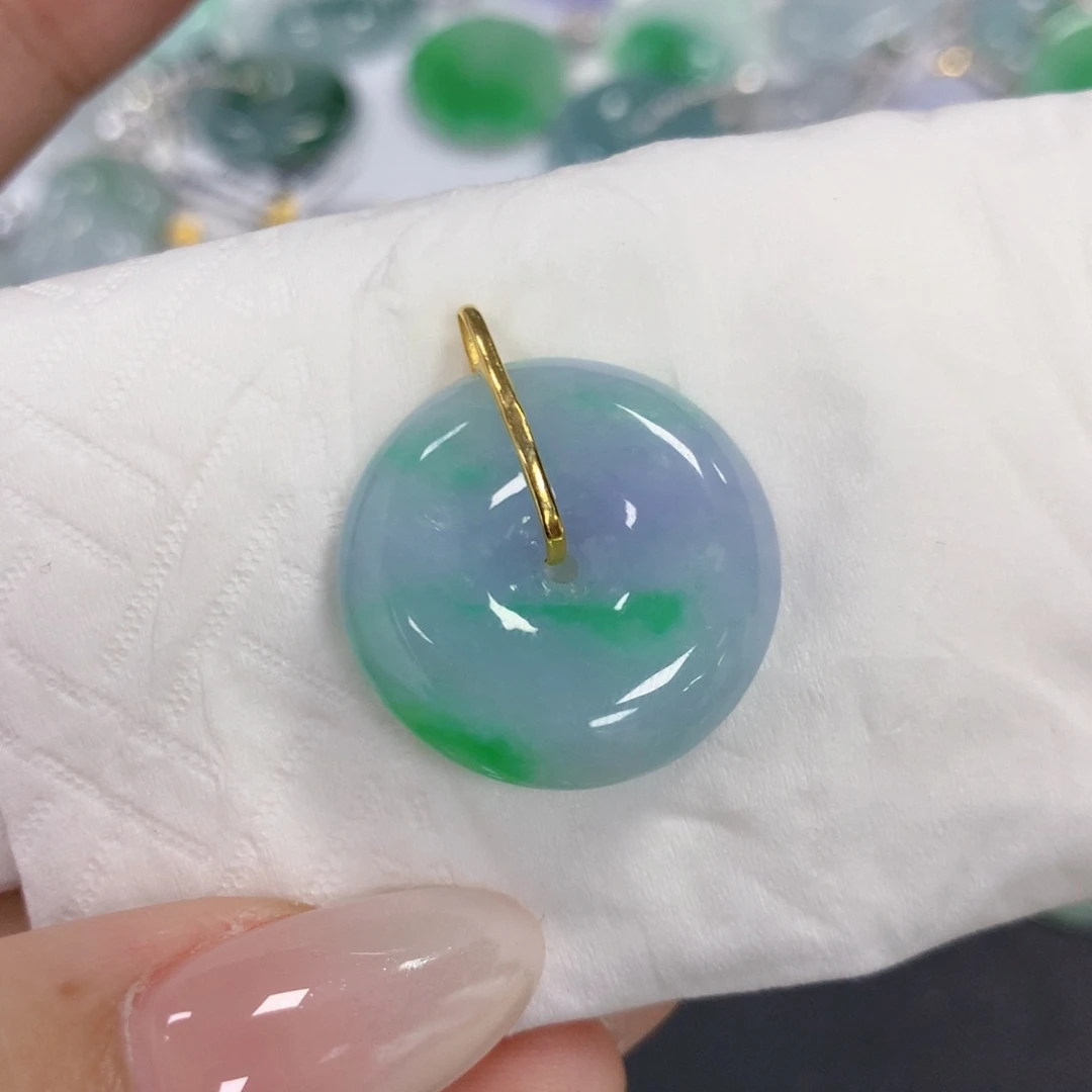 颈饰18K金镶嵌翡翠