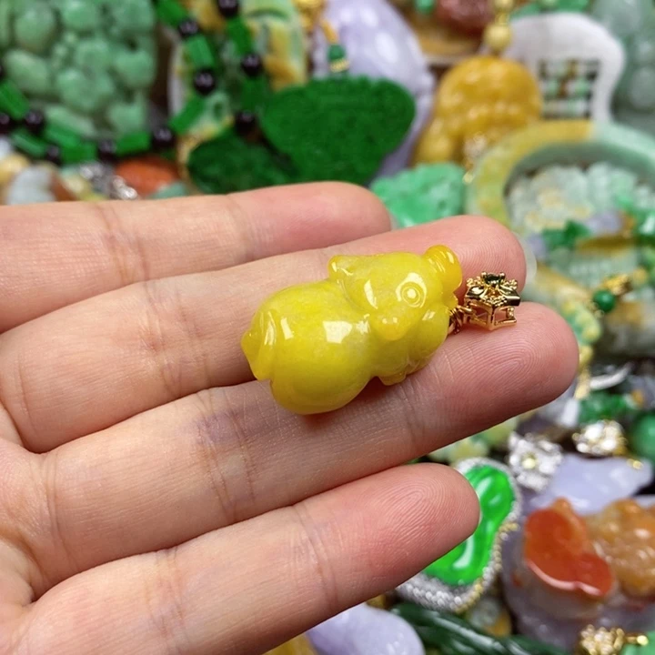 翡翠未镶嵌吊坠(赠链)