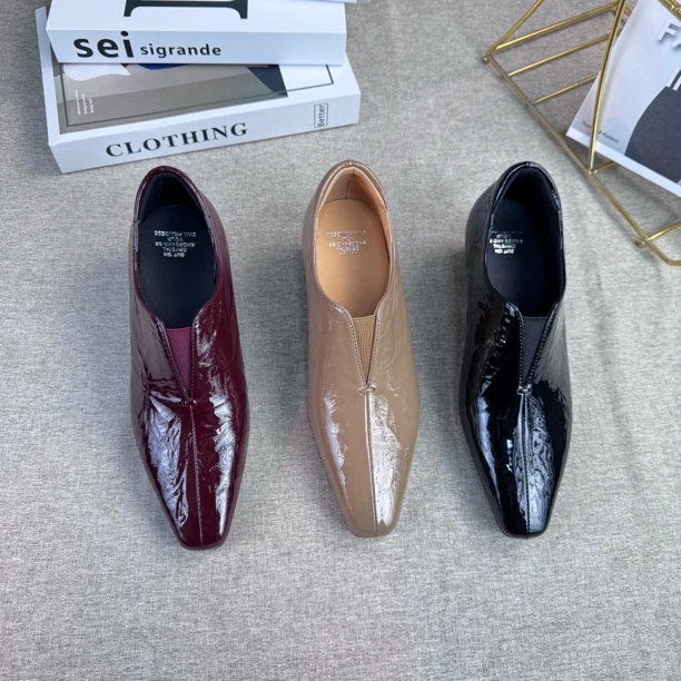 2025春季单鞋深口坡跟真皮软牛漆皮日常通勤百搭舒适女鞋