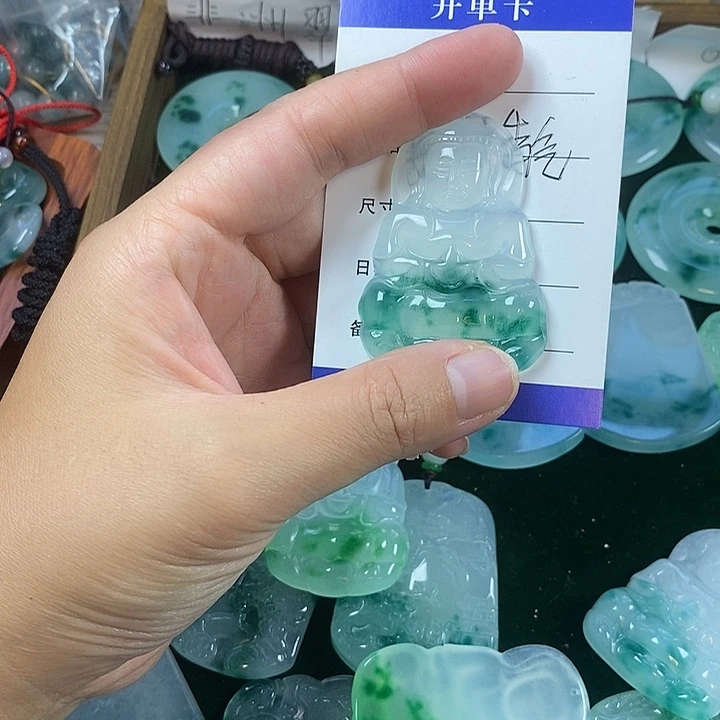 夏***气铁合金花岗石观音吊坠