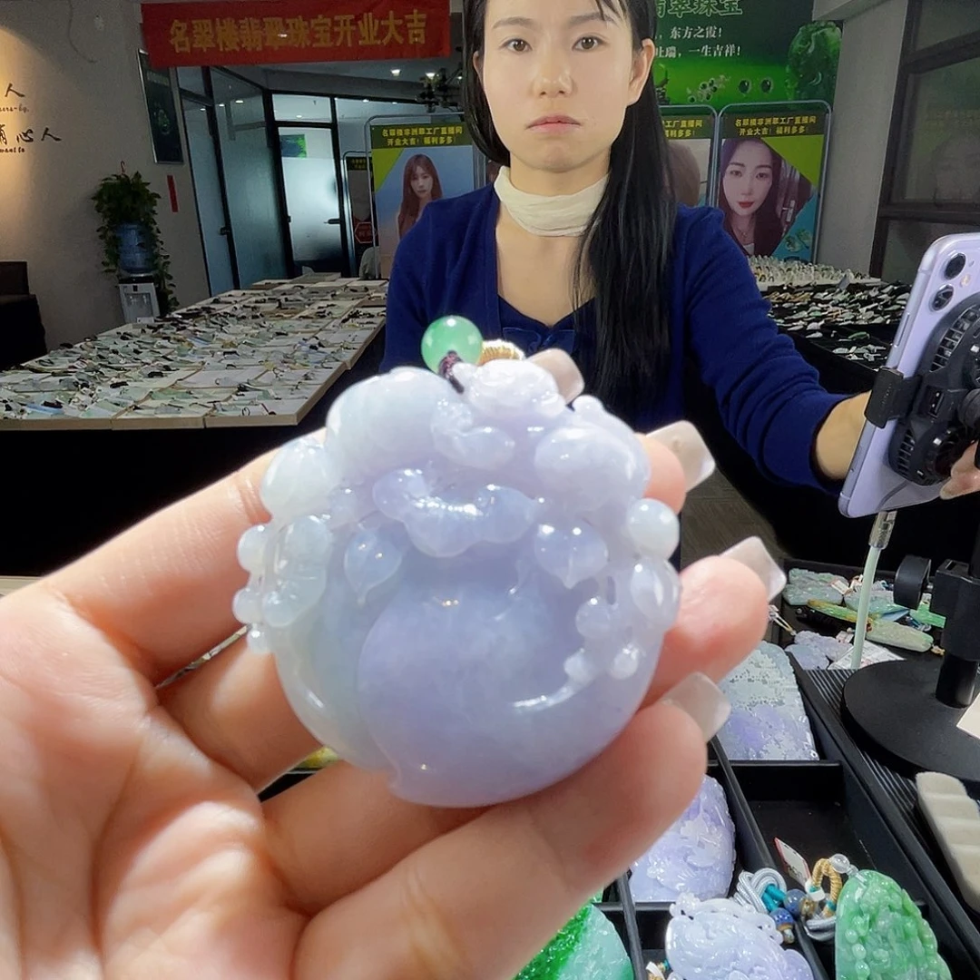 颈饰未镶嵌翡翠一个