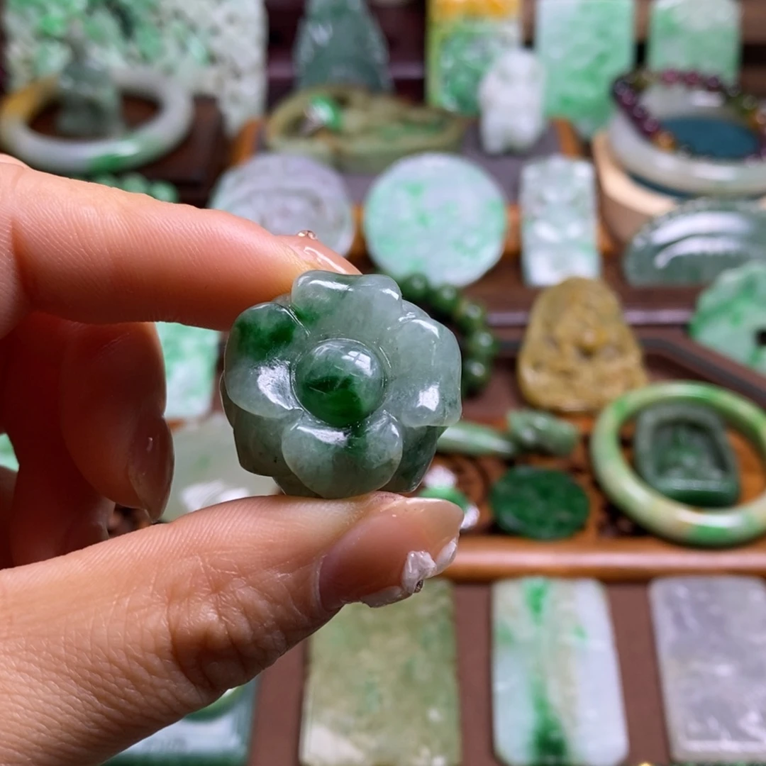 翡翠未镶嵌颈饰1111111111111