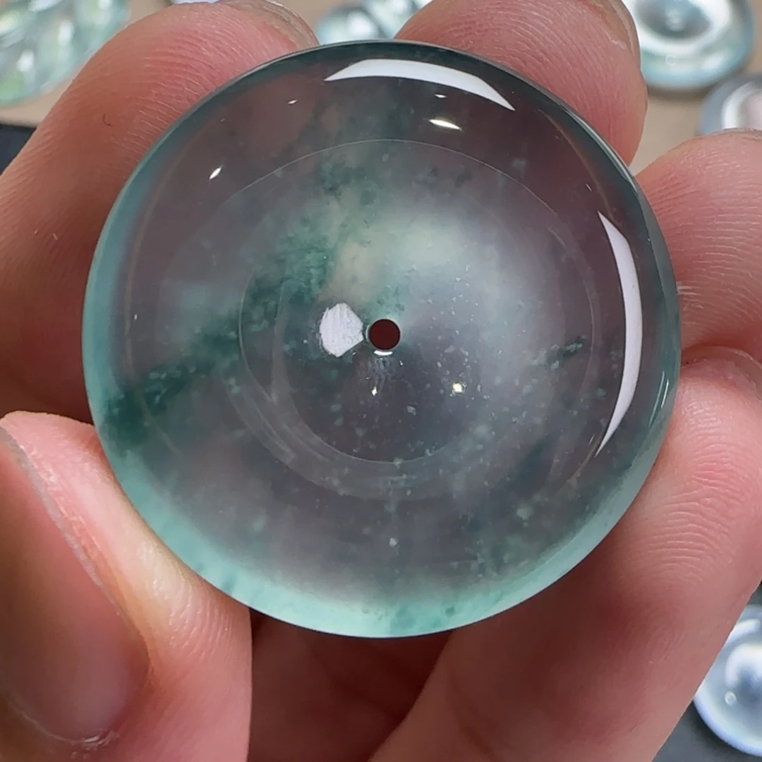 翡翠未镶嵌颈饰