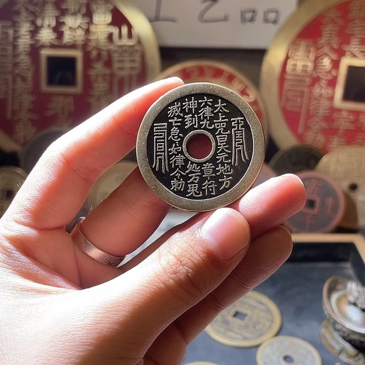 铜你*啊现代仿制工艺品