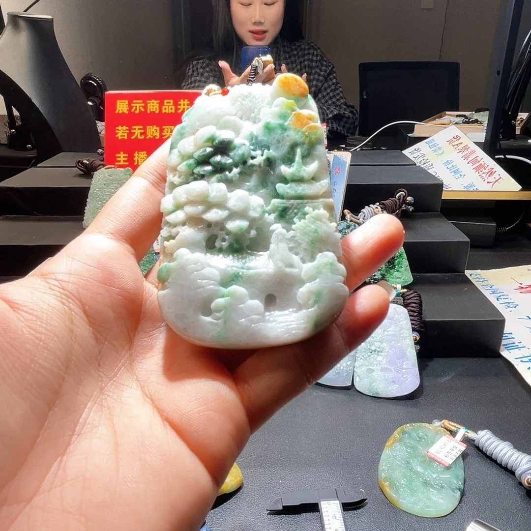 颈饰未镶嵌翡翠一