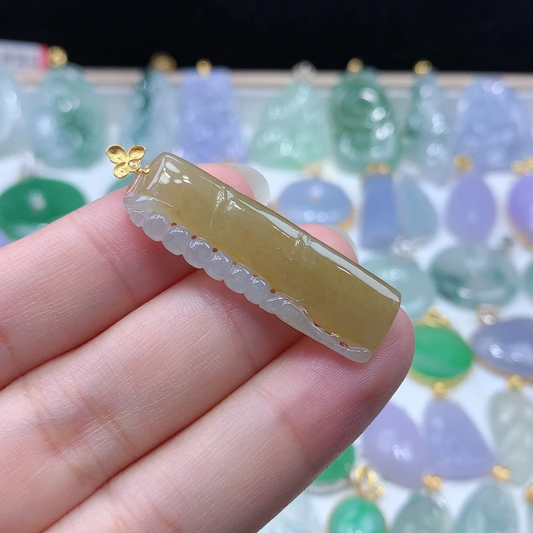 翡翠18K金镶嵌颈饰翡翠
